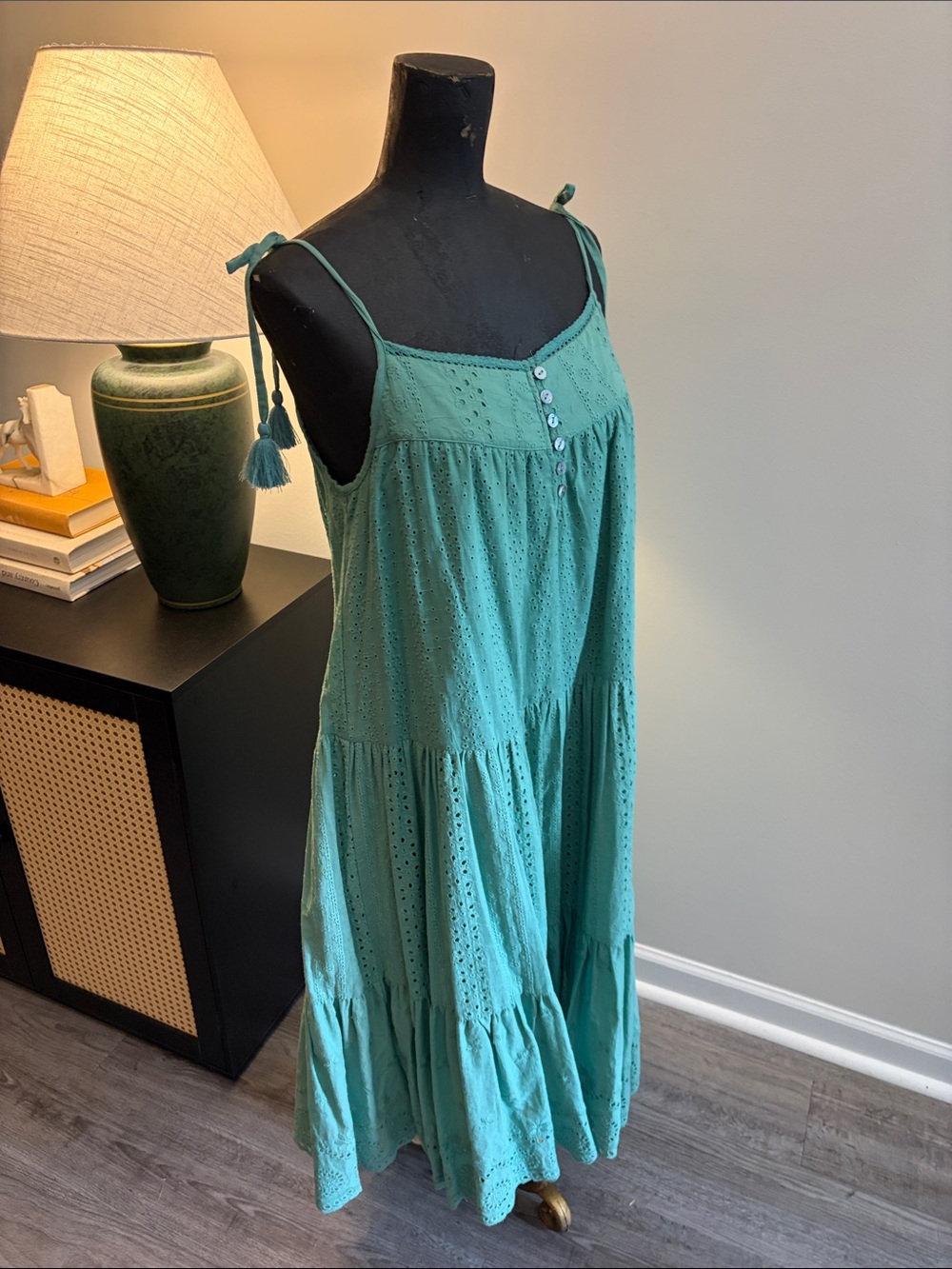 easel Eyelet Soft Pastel Green 100% Cotton Tiered Trapeze Dress (L) Cottagecore - Picture 6 of 13